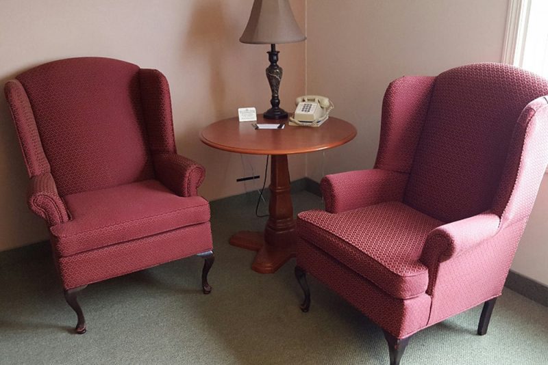 chairs-1000-x-667-800x534